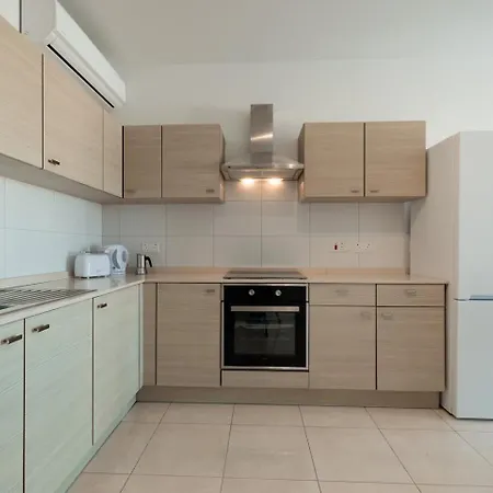 The Pinnacle Fl6 Escape By Homely Mellieħa